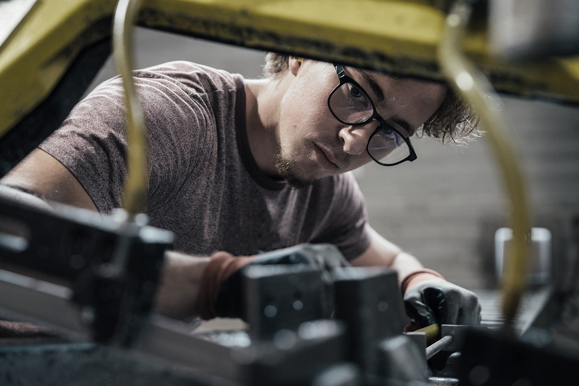 CCM Tech — Positionnement stratégique, Refonte d'identité visuelle, & site vitrine